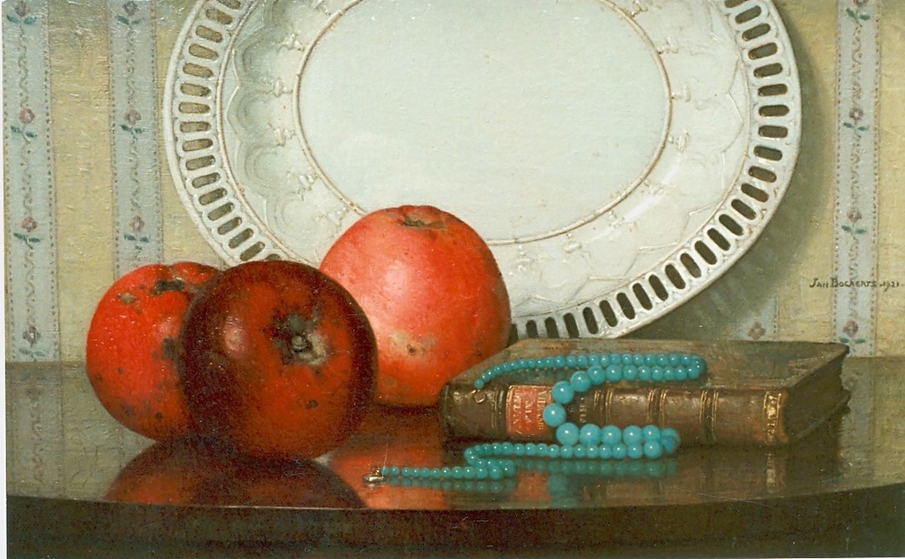 Bogaerts J.J.M.  | Johannes Jacobus Maria 'Jan' Bogaerts, Stilleven met sterappels, olieverf op doek 25,5 x 40,3 cm, gesigneerd rechtsonder en gedateerd 1921