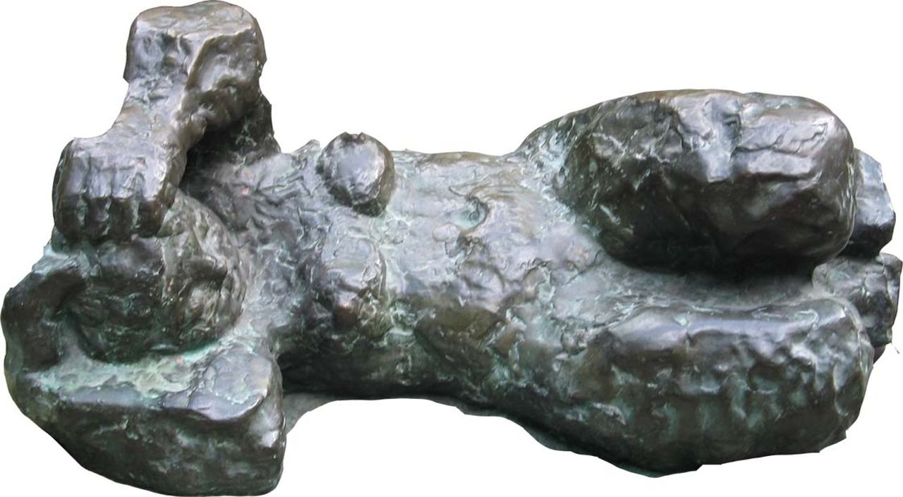 Onbekend Hollandse School  | Onbekend, Liggend naakt, brons 46,0 x 96,0 cm, gesigneerd op zijkant basis met initialen ['H.K.'?]
