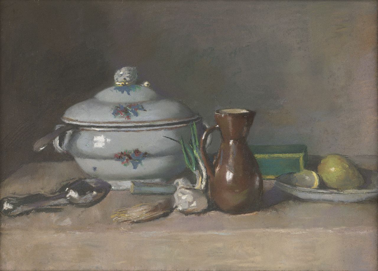 Ritsema J.J. | Jacoba Johanna 'Coba' Ritsema, Keukenstilleven met soepterrine, kruik en uien, pastel op papier 76,1 x 75,6 cm Ritsema J.J. | Jacoba Johanna 'Coba' Ritsema, Keukenstilleven met soepterrine, kruik en uien, pastel op papier 76,1 x 75,6 cm