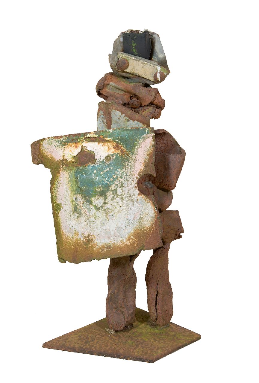 Niermeijer Th. | Theo Niermeijer | Beelden en objecten te koop aangeboden | Ancestor Guardian, geoxideerd staal en rubber 64,5 x 30,0 cm Niermeijer Th. | Theo Niermeijer | Beelden en objecten te koop aangeboden | Ancestor Guardian, geoxideerd staal en rubber 64,5 x 30,0 cm
