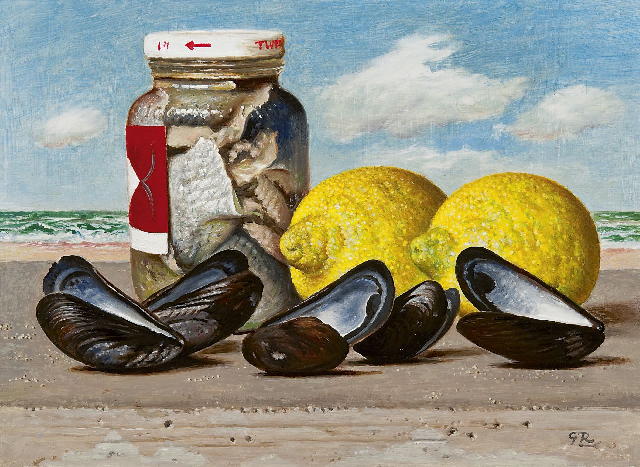 Röling G.V.A.  | Gerard Victor Alphons 'Gé' Röling, Mosselen, citroenen en pot met zure haring op het strand, olieverf op board 21,9 x 29,7 cm, gesigneerd rechtsonder met initialen en verso voluit en verso gedateerd '66