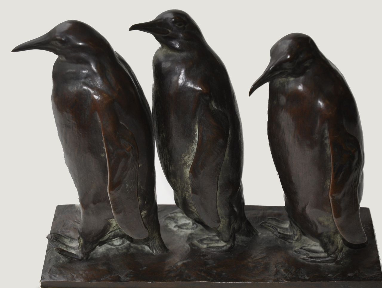 Pallenberg J.F. | Josef Franz Pallenberg, Pinguins, brons 23,3 x 28,1 cm, gesigneerd op basis Pallenberg J.F. | Josef Franz Pallenberg, Pinguins, brons 23,3 x 28,1 cm, gesigneerd op basis