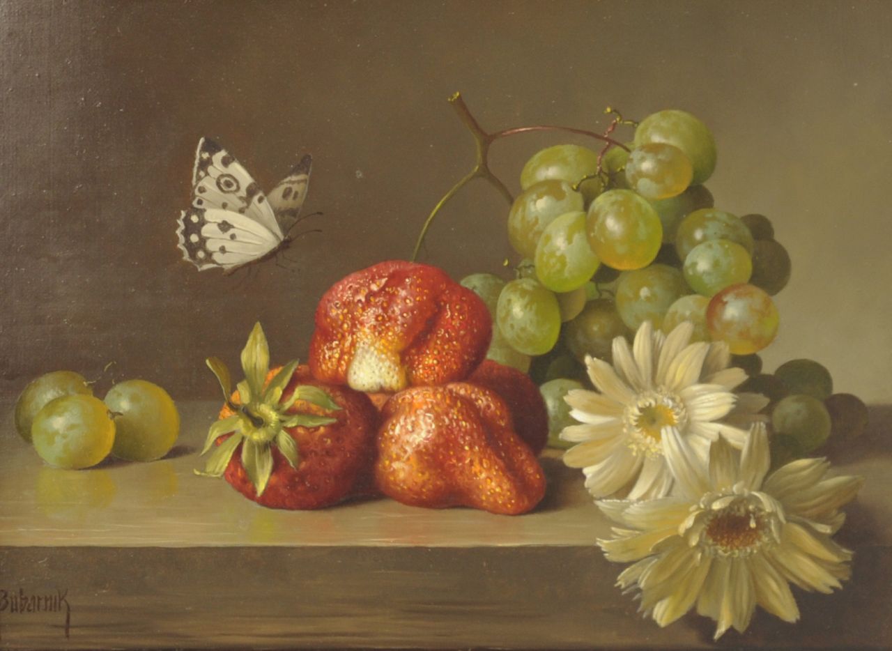 Bubarnik A.G.  | Andreas Gyula Bubarnik, Stilleven met aardbeien, druiven en vlinder, olieverf op koper 18,0 x 23,3 cm, gesigneerd linksonder