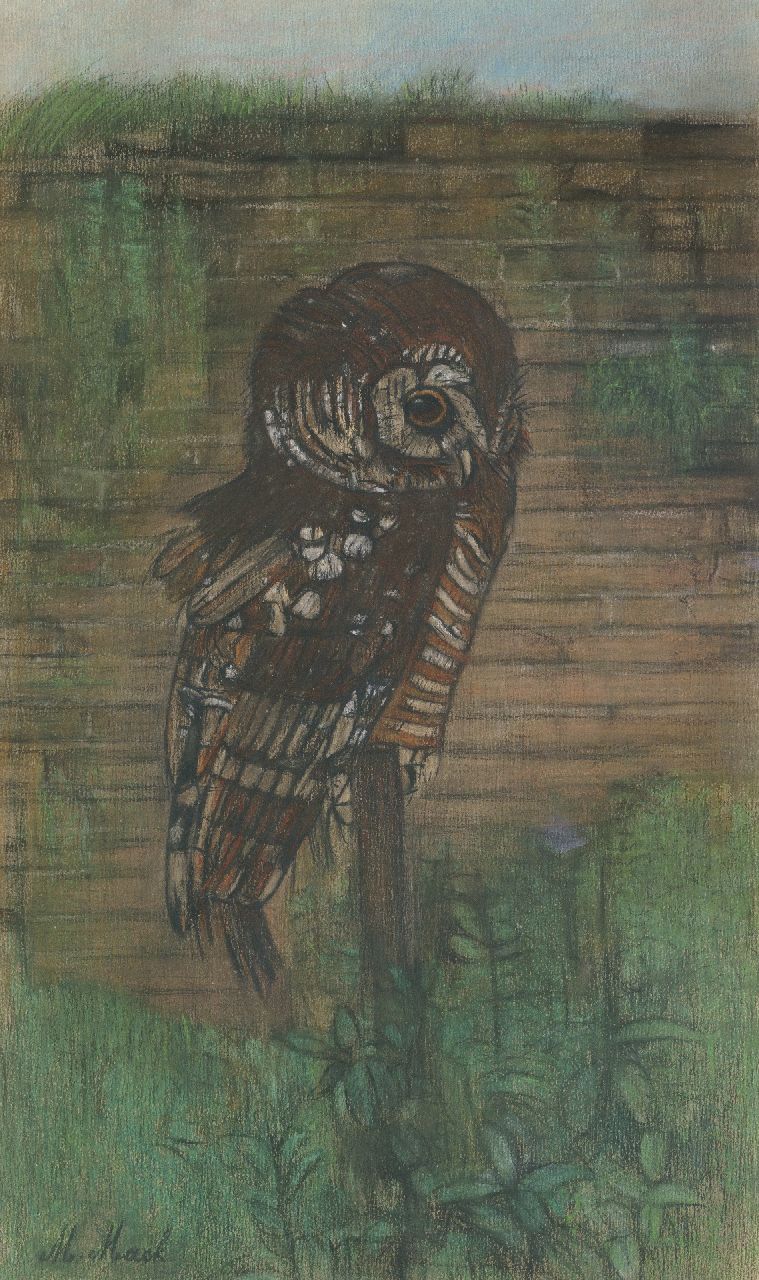 Mack M.  | Margaretha Mack | Aquarellen en tekeningen te koop aangeboden | Uil op stok, pastel op papier op karton 49,5 x 30,1 cm, gesigneerd linksonder