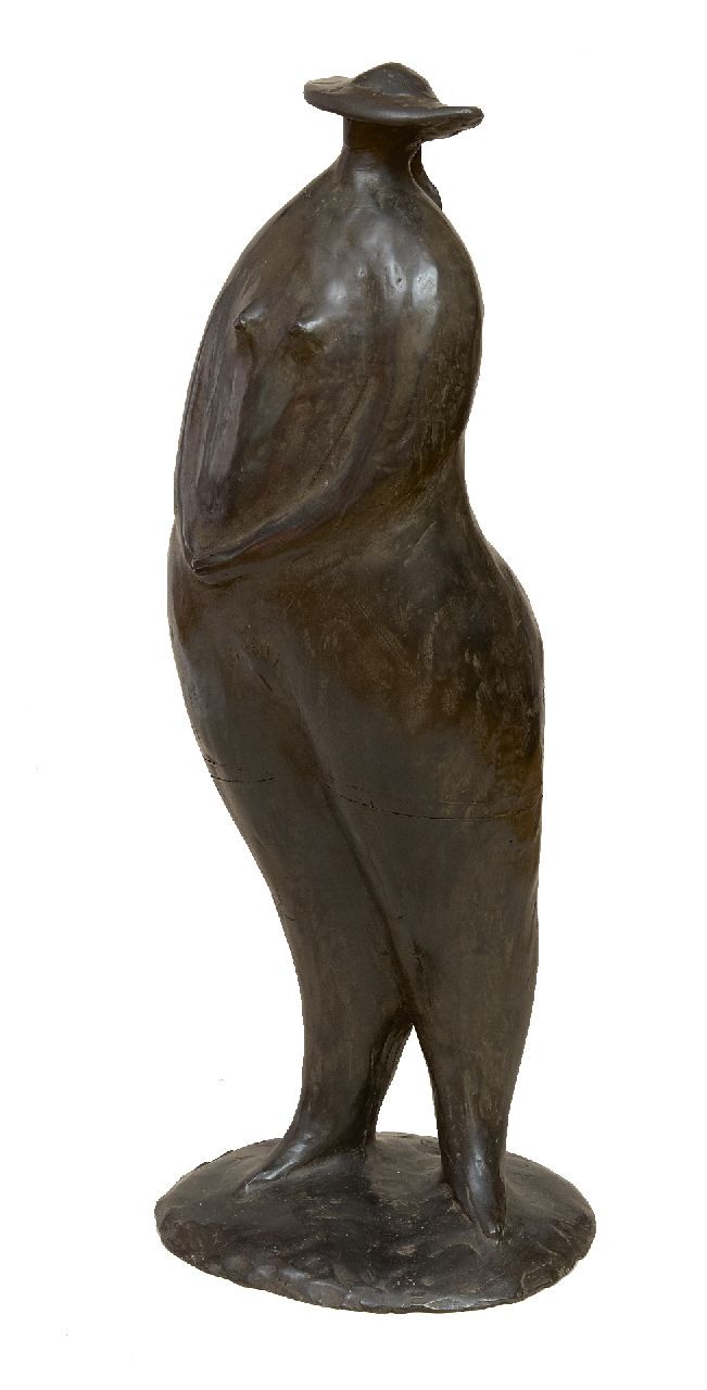 Hemert E. van | Evert van Hemert, Lady with hat, gepatineerd brons 69,0 x 26,0 cm, gesigneerd met monogram op achterkant basis en te dateren 2005 Hemert E. van | Evert van Hemert, Lady with hat, gepatineerd brons 69,0 x 26,0 cm, gesigneerd met monogram op achterkant basis en te dateren 2005