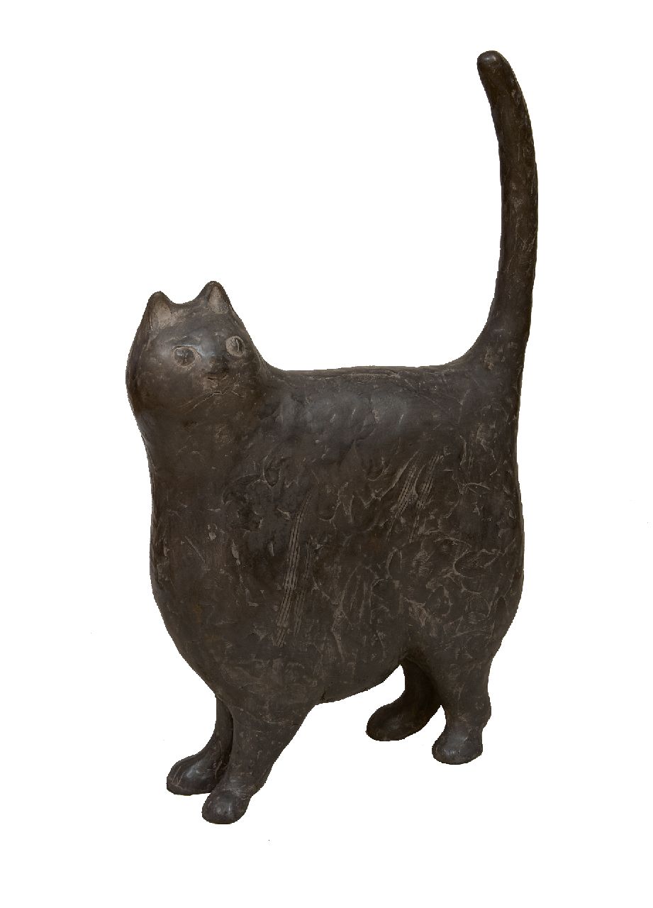 Hemert E. van | Evert van Hemert, De huis-, tuin & keukenkat, gepatineerd brons 60,0 cm, gesigneerd met monogram onder staart en te dateren 2017 Hemert E. van | Evert van Hemert, De huis-, tuin & keukenkat, gepatineerd brons 60,0 cm, gesigneerd met monogram onder staart en te dateren 2017