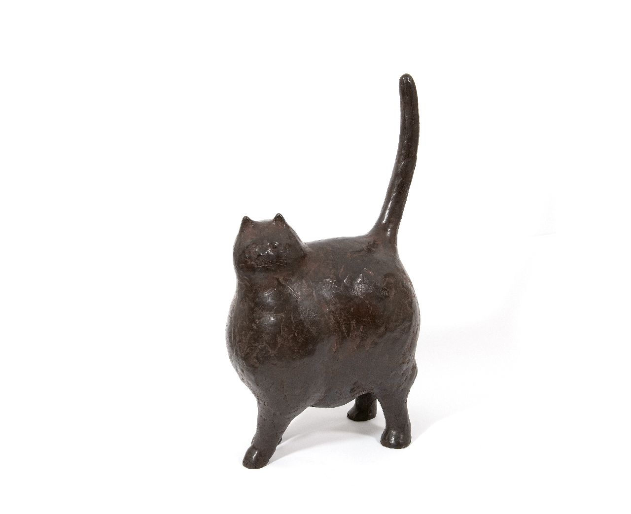 Hemert E. van | Evert van Hemert, De nieuwe poes, brons 54,0 cm, gesigneerd onder de staart en te dateren 2012 Hemert E. van | Evert van Hemert, De nieuwe poes, brons 54,0 cm, gesigneerd onder de staart en te dateren 2012