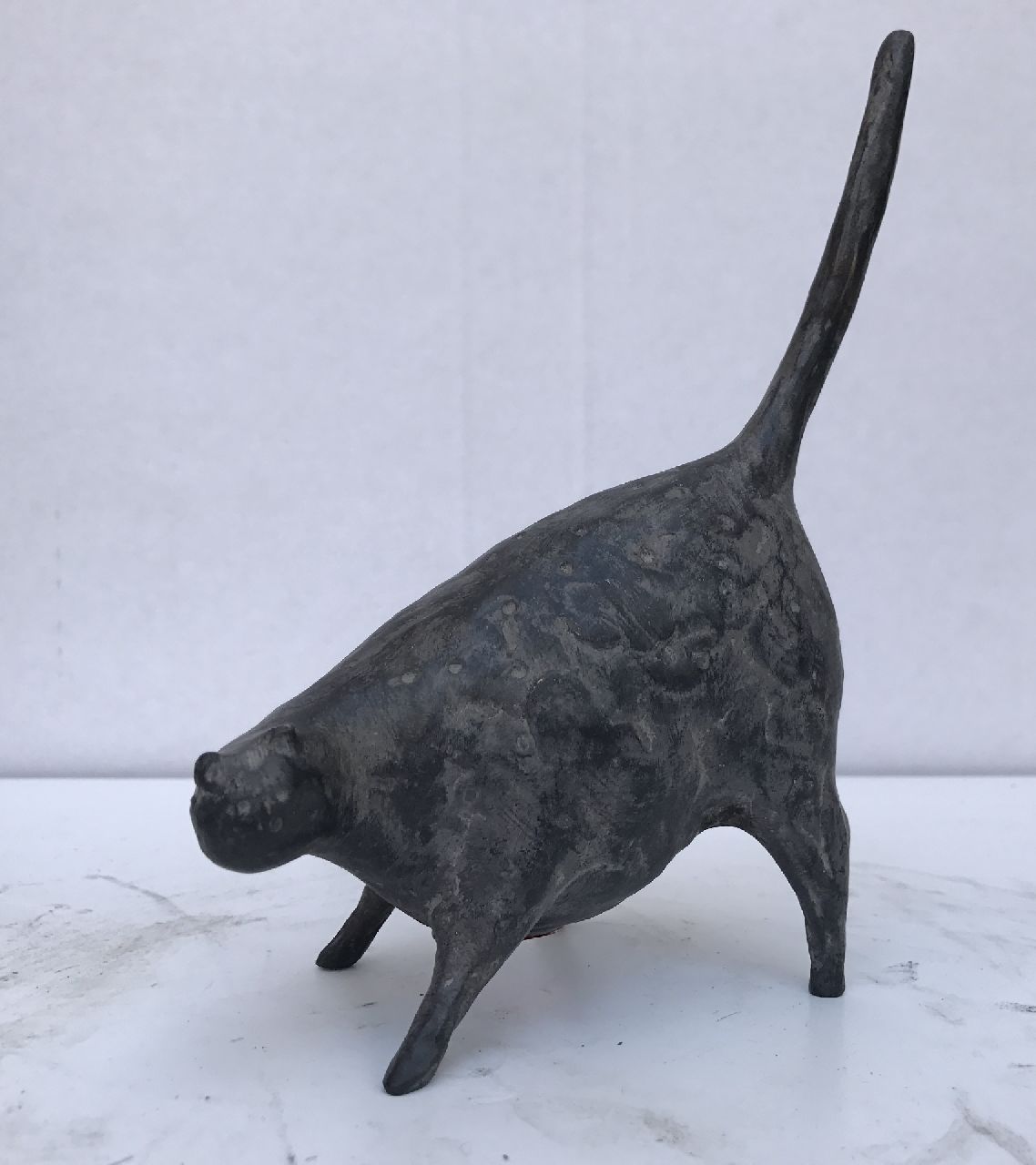 Hemert E. van | Evert van Hemert, Poes 62, gepatineerd brons 17,3 x 12,0 cm, gesigneerd met monogram op buik en te dateren 2014 Hemert E. van | Evert van Hemert, Poes 62, gepatineerd brons 17,3 x 12,0 cm, gesigneerd met monogram op buik en te dateren 2014