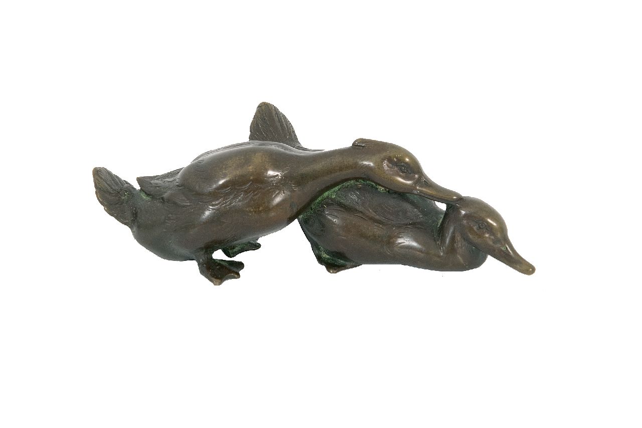 Heynen-Dumont K.  | Karl Heynen-Dumont | Beelden en objecten te koop aangeboden | Twee eenden, brons 4,0 x 13,5 cm, gesigneerd op buik voorste eend