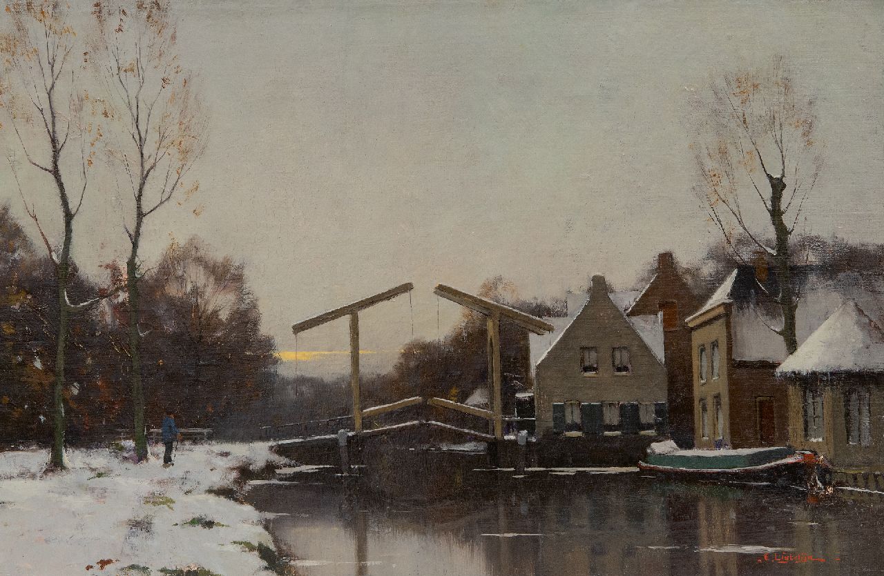 Ligtelijn E.J.  | Evert Jan Ligtelijn | Schilderijen te koop aangeboden | Winterse dorpsvaart met ophaalbrug, olieverf op doek 32,2 x 48,6 cm, gesigneerd rechtsonder en te dateren ca. 1924