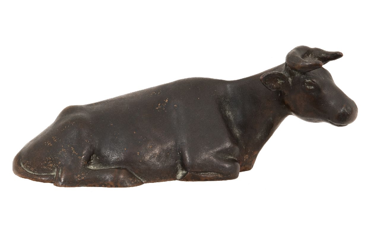 Wolff W. | Walther Wolff | Beelden en objecten te koop aangeboden | Liggende koe, brons 13,5 x 31,0 cm, gesigneerd op de achterkant Wolff W. | Walther Wolff | Beelden en objecten te koop aangeboden | Liggende koe, brons 13,5 x 31,0 cm, gesigneerd op de achterkant