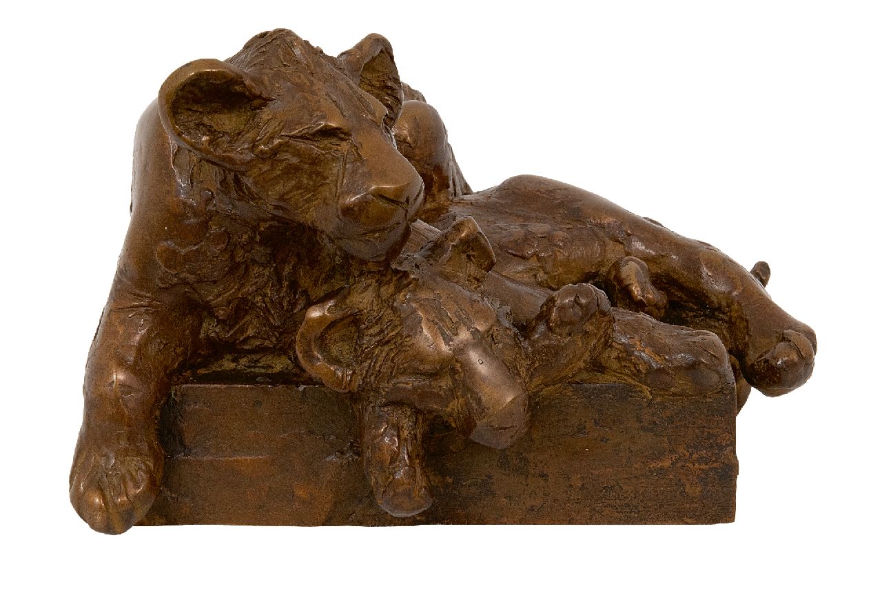 Heyster H.  | Hetty Heyster, Twee rustende welpen, brons 12,0 x 16,0 cm, gesigneerd op de basis met monogram en te dateren 1999