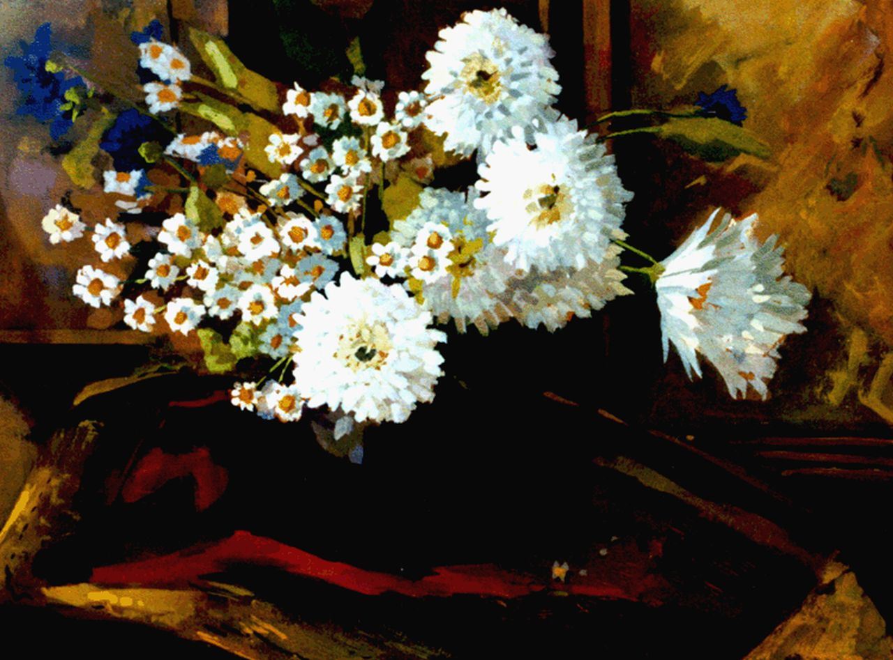 Toetenel A.A. | Adrianus Albertus 'Ab' Toetenel, Bloemstilleven met margrieten en kamille, olieverf op paneel 30,0 x 39,9 cm, gesigneerd linksonder Toetenel A.A. | Adrianus Albertus 'Ab' Toetenel, Bloemstilleven met margrieten en kamille, olieverf op paneel 30,0 x 39,9 cm, gesigneerd linksonder