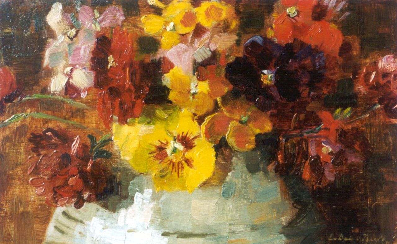 Dam van Isselt L. van | Lucie van Dam van Isselt, Stilleven met viooltjes, olieverf op paneel 14,0 x 22,0 cm, gesigneerd rechtsonder