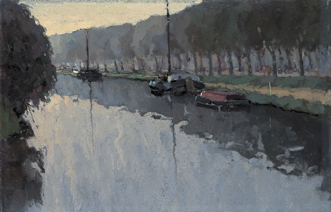 Hynckes R. | Raoul Hynckes, Afgemeerde schepen aan de Drentse Hoofdvaart, olieverf op doek 64,7 x 100,7 cm, te dateren ca. 1915 Hynckes R. | Raoul Hynckes, Afgemeerde schepen aan de Drentse Hoofdvaart, olieverf op doek 64,7 x 100,7 cm, te dateren ca. 1915