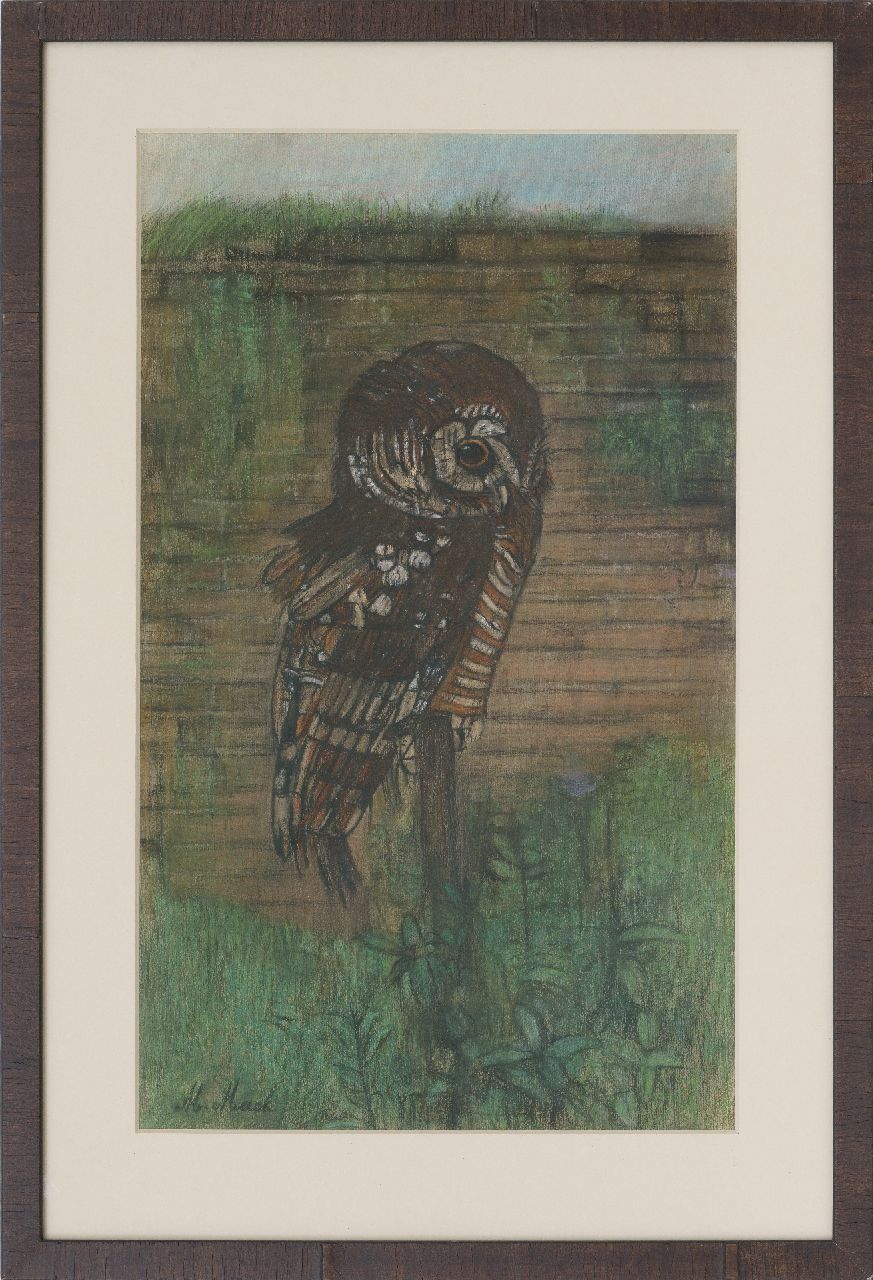 Mack M.  | Margaretha Mack | Aquarellen en tekeningen te koop aangeboden | Uil op stok, pastel op papier op karton 49,5 x 30,1 cm, gesigneerd linksonder
