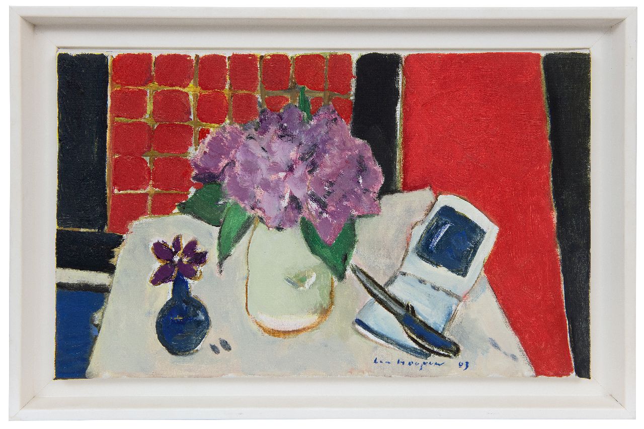 Hoopen P.H. ten | Paul Hugo ten Hoopen, Stilleven met opengeslagen boek en mes (hortensia & bougainville), olieverf op doek 28,1 x 46,3 cm, gesigneerd rechtsonder en gedateerd '03