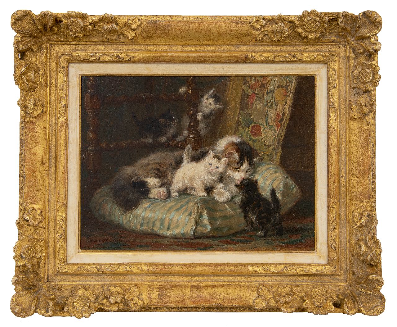 Ronner-Knip H.  | Henriette Ronner-Knip, Moederpoes met spelende kittens op zijden kussen, olieverf op paneel 24,5 x 32,6 cm, gesigneerd linksonder