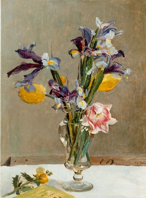 Harm Kamerlingh Onnes | Bloemen in een glazen vaas, olieverf op paneel, 45,5 x 34,2 cm, gesigneerd monogram r.o. en gedateerd '32