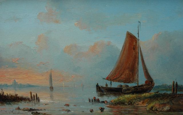Jacobus Hendricus Johannes Nooteboom | Afgemeerde botter bij vallende avond, olieverf op paneel, 11,0 x 17,4 cm, gesigneerd l.o.