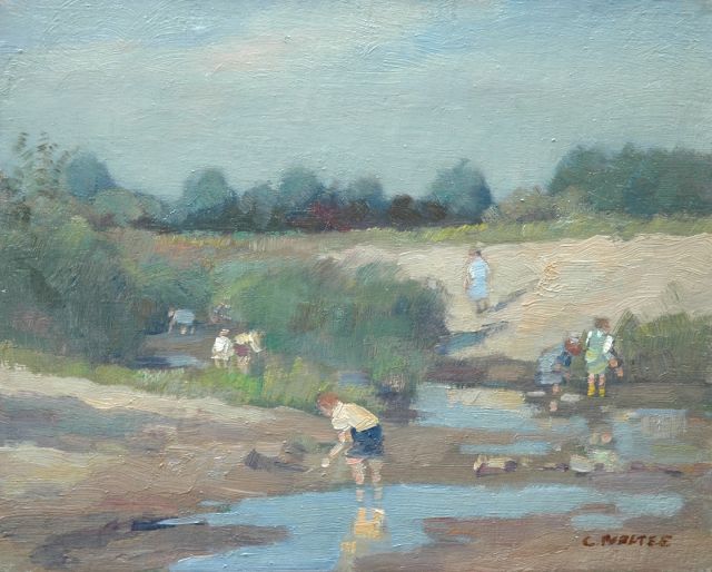 Cor Noltee | Spelende kinderen bij een vennetje, olieverf op doek, 24,4 x 30,2 cm, gesigneerd r.o.