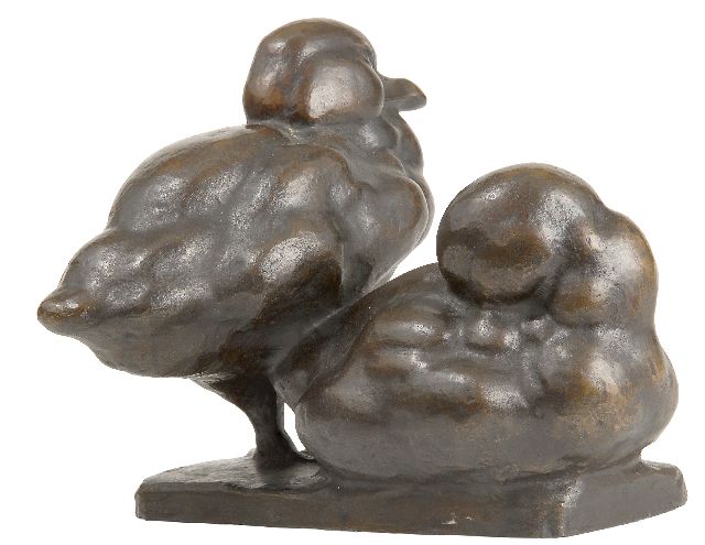 August Gaul | Twee zwanenkuikens, brons, 22,7 x 27,0 cm, gesigneerd op basis
