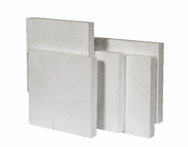 vries h. de | V73-17, 1973, hout, wit gelakt 21,0 x 26,7 cm, gesigneerd op onderzijde en gedateerd 1973 op onderzijde