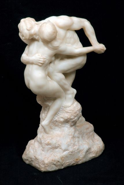 Alphonse Saladin | De omhelzing, marmer, 61,3 x 37,0 cm, gesigneerd op basis en gedateerd 1907