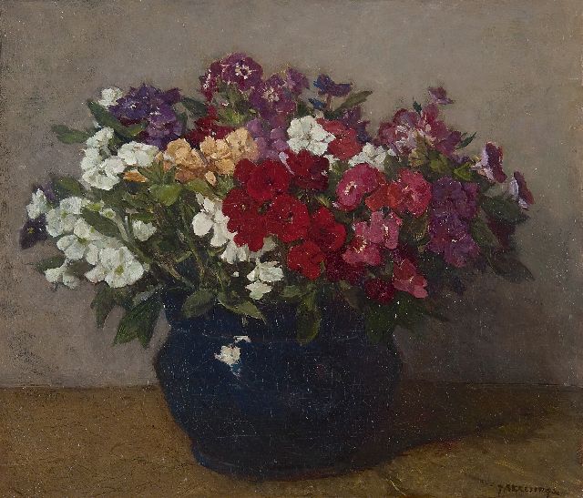 Johannes Evert Akkeringa | Phloxen in zwarte pot, olieverf op doek, 28,7 x 32,8 cm, gesigneerd r.o.