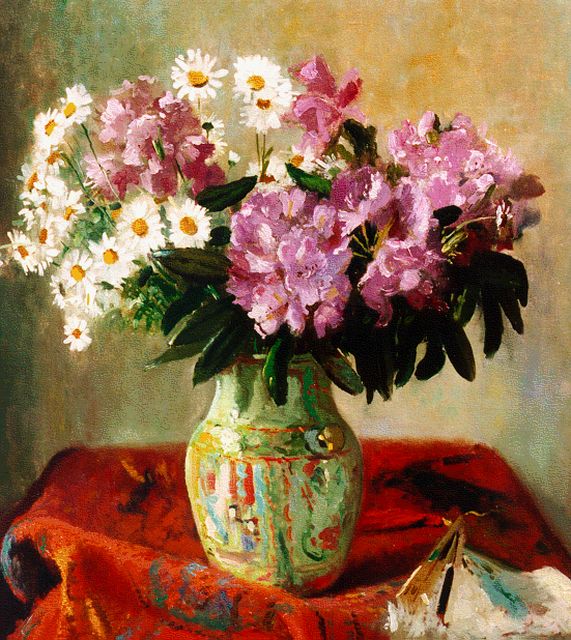 Louis de Winter | Rododendron en margrieten in een vaas, olieverf op doek, 74,0 x 64,0 cm, gesigneerd r.o.