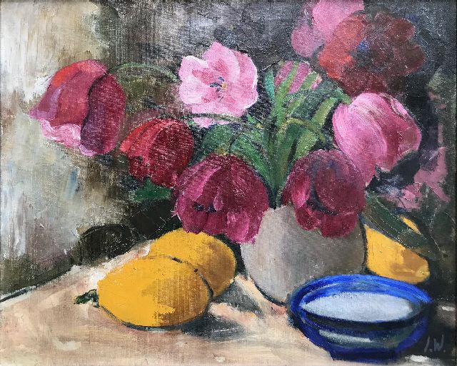 Jan Wiegers | Stilleven met tulpen, olieverf op doek, 45,1 x 55,0 cm, gesigneerd r.o. met initialen