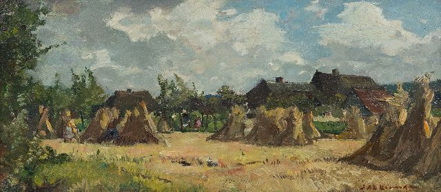 Johannes Evert Akkeringa | Spelende kinderen tussen korenschoven, olieverf op paneel, 12,1 x 27,1 cm, gesigneerd r.o.