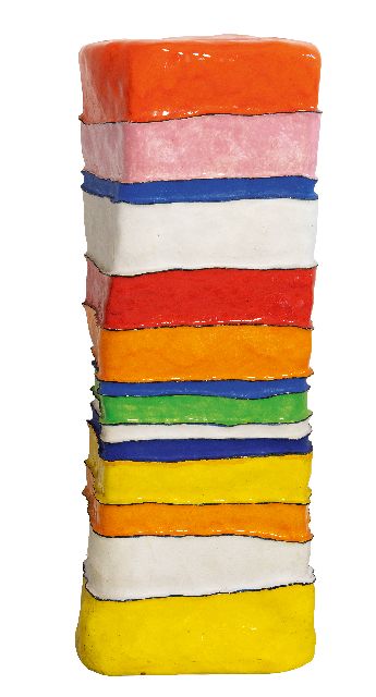 Maggi Giles | Gestreept blok, keramiek, 61,0 x 22,0 cm, gesigneerd op onderzijde en gedateerd 1981