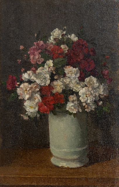 Johannes Evert Akkeringa | Trosroosjes in een witte vaas, olieverf op doek, 45,8 x 29,2 cm, gesigneerd r.o.