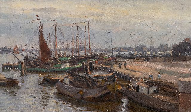 Bernard Pothast | Bedrijvig havengezicht met afgemeerde platbodems, olieverf op doek op paneel, 26,0 x 44,0 cm, gesigneerd r.o.