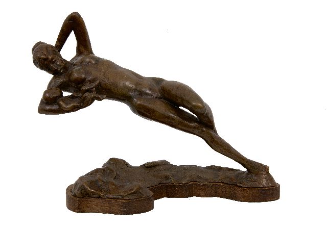 Kees Verkade | A gift for life, brons, 26,5 x 30,0 cm, gesigneerd op de basis en gedateerd 2010