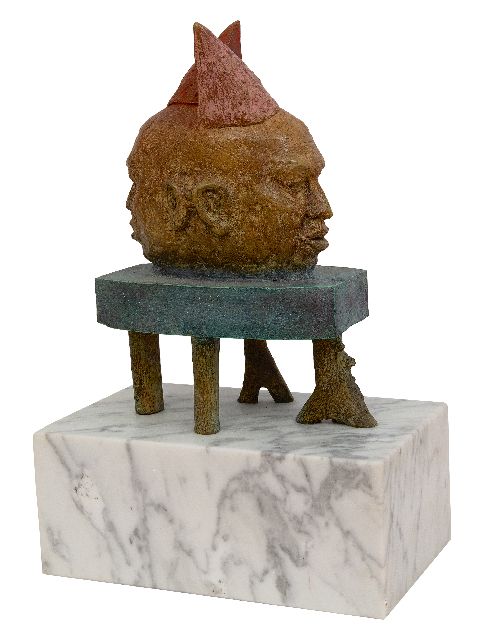 Carlos Blaaker | Feestmuts, brons en marmer, 27,0 x 17,5 cm