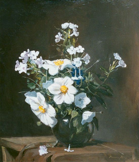 Margaretha Agatha Mees | Wit boeket met floxen, margrieten en klaprozen, olieverf op doek, 44,2 x 38,7 cm, gesigneerd r.o.
