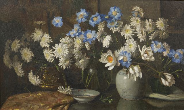 Willy Fleur | Bloemstilleven met margrieten, scabiosa en waterlelies, olieverf op doek, 60,6 x 100,6 cm, gesigneerd r.b.