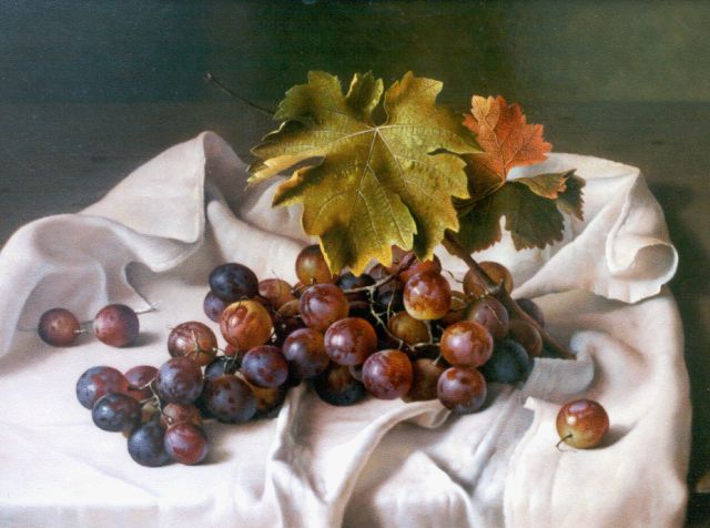 Andreas Gyula Bubarnik | Stilleven met druiven op wit tafellaken, koper, 30,0 x 40,0 cm, gesigneerd l.o.